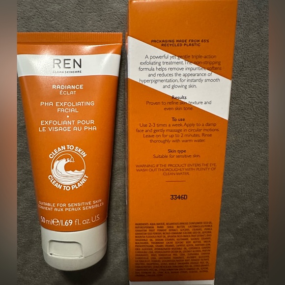 REN RADIANCE PHA EXFOLIATING FACIAL - Picture 2 of 4